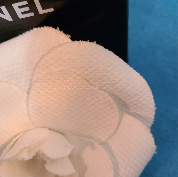 Chanel Camellia Textile Corsage - Picture 11 of 14